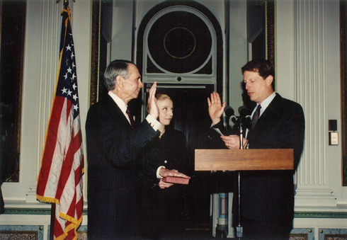 Al Gore presides at Donald’s oath of office