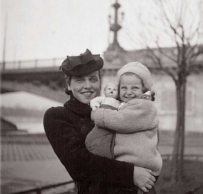 Vera with her mother in Budapest